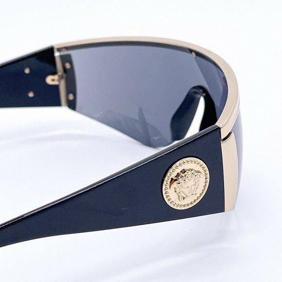 NEW Versace Women\'s Grey Mirror Sunglasses!